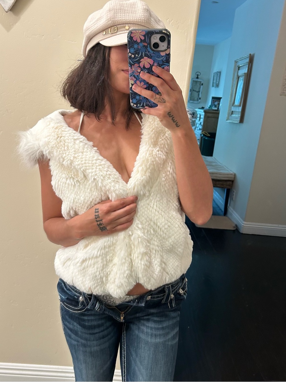 Cache White Faux Fur Hooded Vest Size Medium